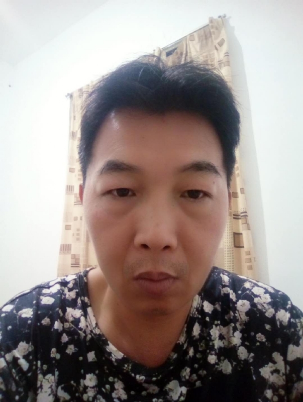繁华哀伤的第一张照片--马尾征婚网