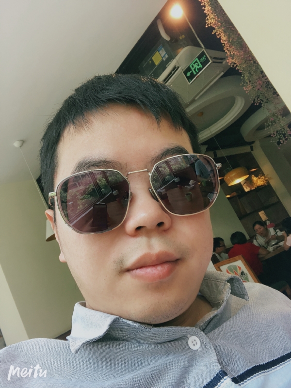 月台等路人的第一张照片--马尾征婚网