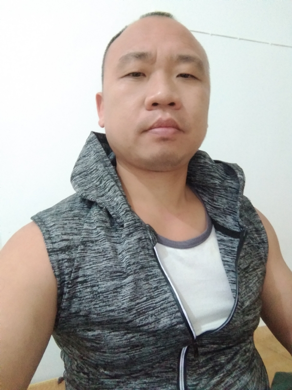 whm的第二张照片--马尾征婚网