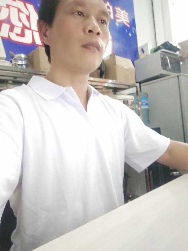 深蓝色的海的第一张照片--马尾征婚网