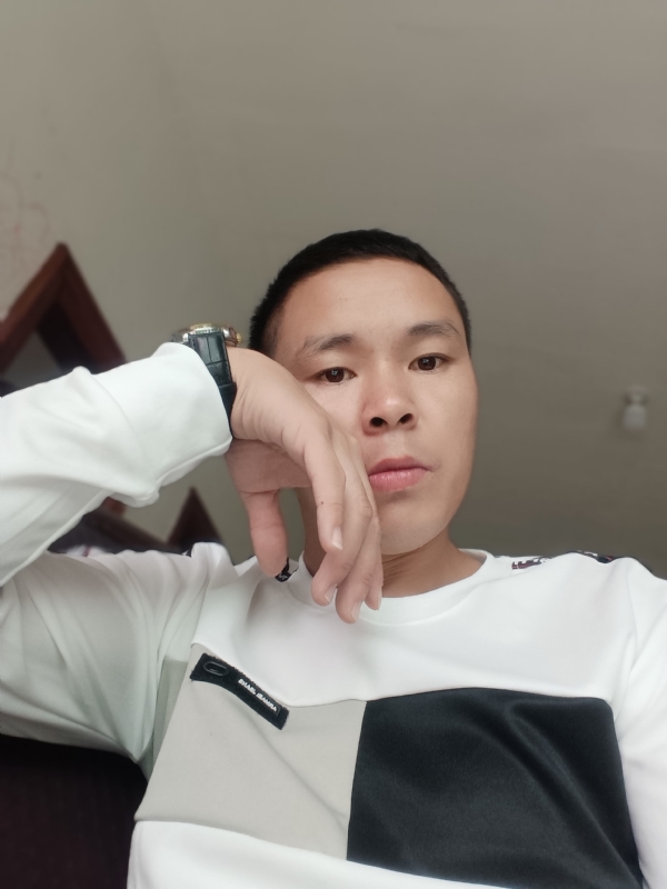 冷漠的第一张照片--马尾征婚网