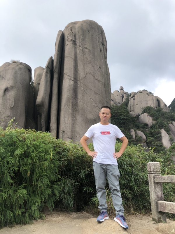 猩猩巨呃的第一张照片--马尾征婚网