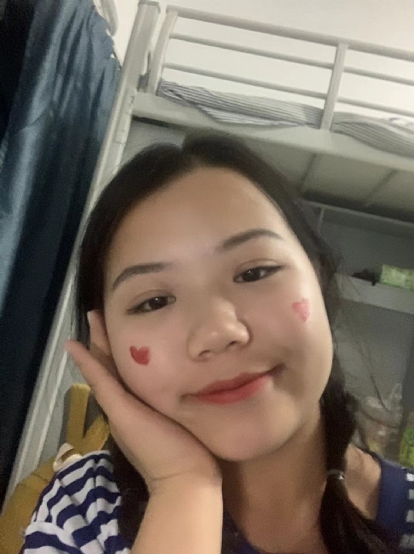 轻轻的一片云的第一张照片--马尾征婚网