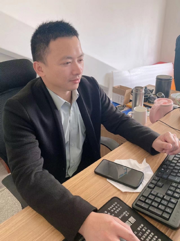落叶知秋的第一张照片--马尾征婚网