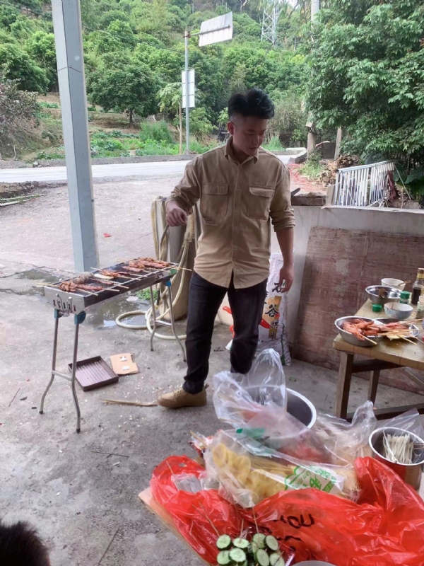 你黑我哟的第一张照片--马尾征婚网