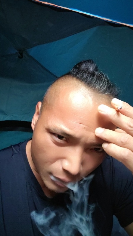 伯爵的第四张照片--马尾征婚网