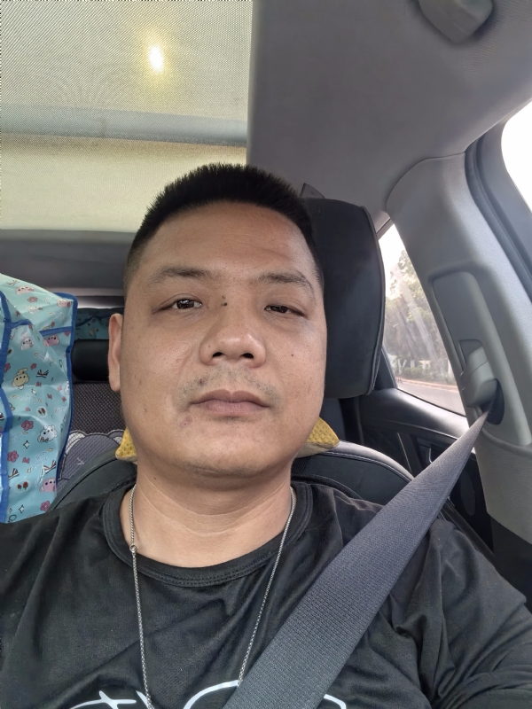 卖电池的大叔的第一张照片--马尾征婚网